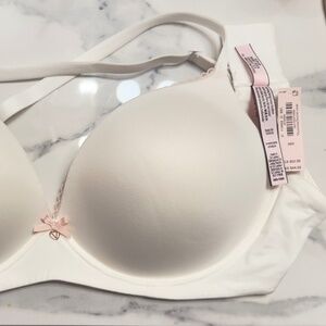 VS no wire bra body by Victoria